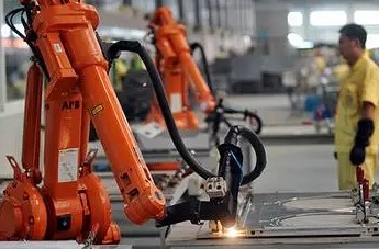 工业机器人是智能制造造基础 如何攻克产业难关