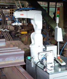 人工智能机器人在攀钢钢轨生产线上岗啦