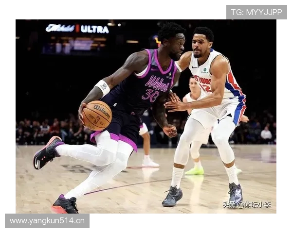 兰德尔背身单打主导内线，篮下效率相比上季提升